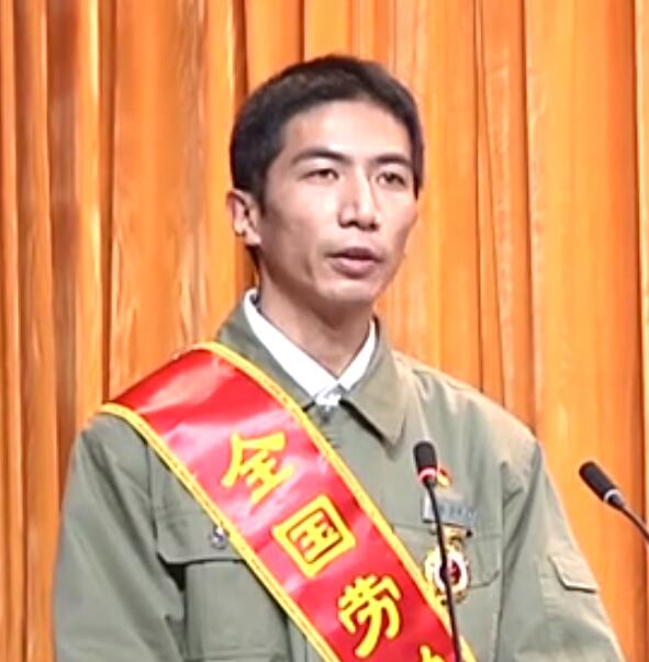 胡洪炜