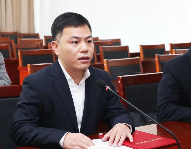 蓝斌光：大别山下的“金牌教练”